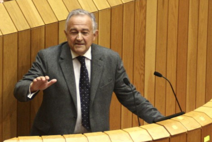 Méndez Romeu nun debate no Parlamento