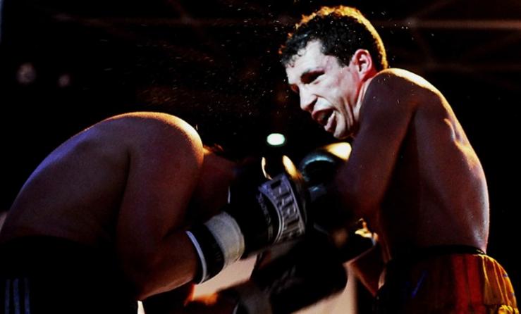 Un intre dun combate de boxeo / Miguel Núñez