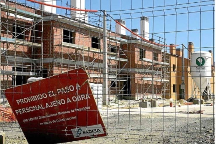 Vivendas a medio acabar en Miño, construidas por Fadesa