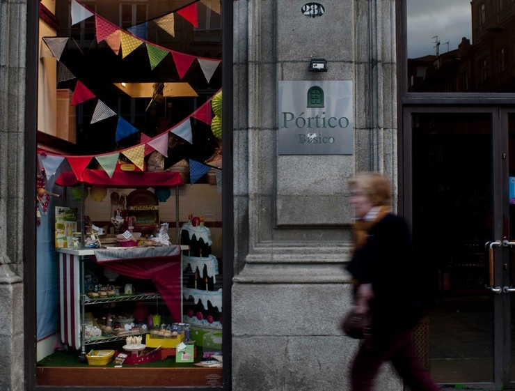 Tenda de Pórtico Básico no centro de Vigo 