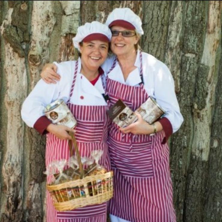 Marta e Merce, socias da Granxa Maruxa