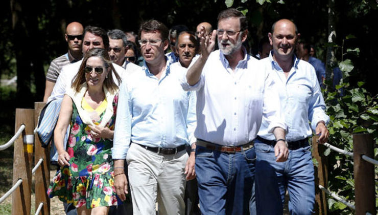 Rajoy, Feijóo, Ana Pastor e outros dirixentes populares, de paseo por Ponte Arnelas, en Ribadumia