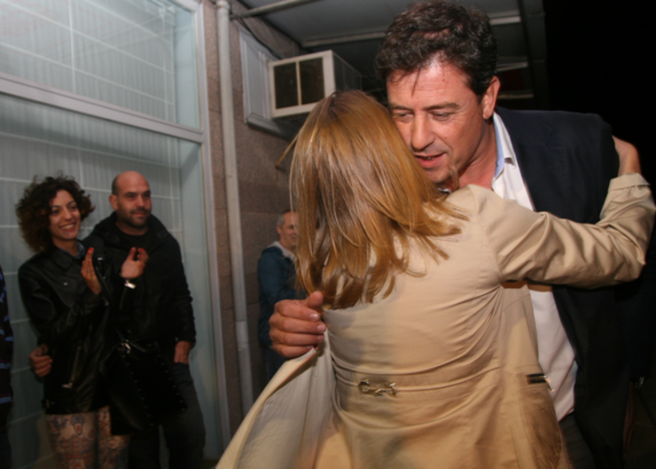 Besteiro é felicitado na noite que se converteu en líder do PSdeG
