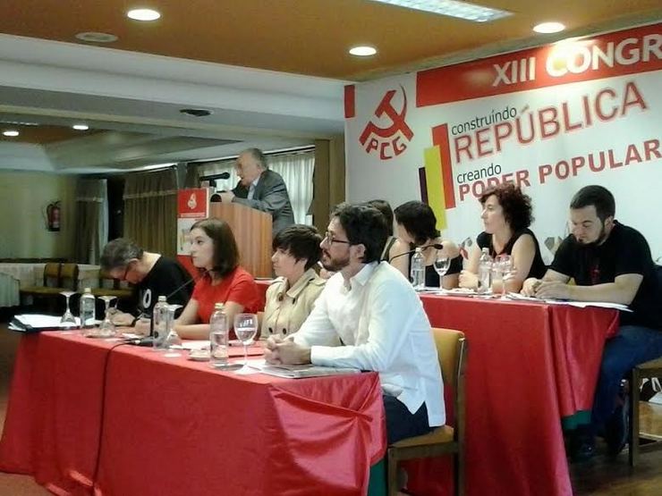 Eva Solla no seu discurso ante o XIII Congreso do Partido Comunista de Galicia (PCG)