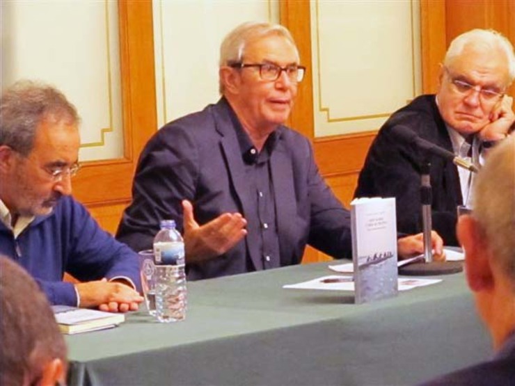 Touriño na presentación dun dos seus libros