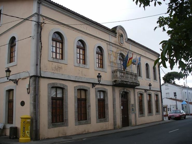 Casa do Concello en Paderne