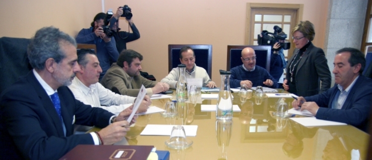 Unha reunión deste ano do consello de administración do CB Breogán. 