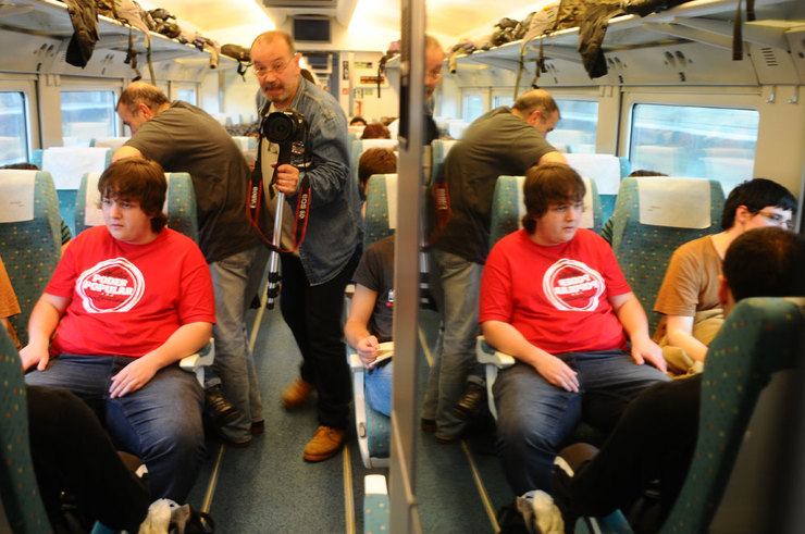 Un momento da viaxe no tren da columna galega da Marcha da Dignidade de 2013 