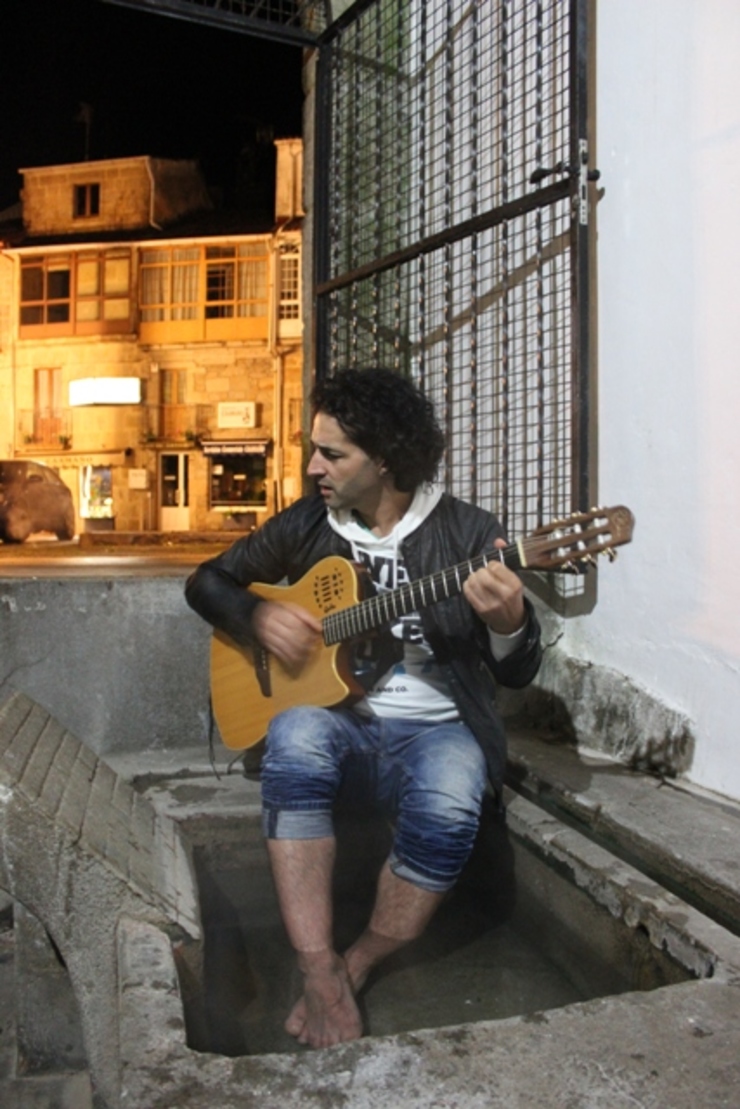 Manoele de Felisa nos lavadoiros termais de Cuntis