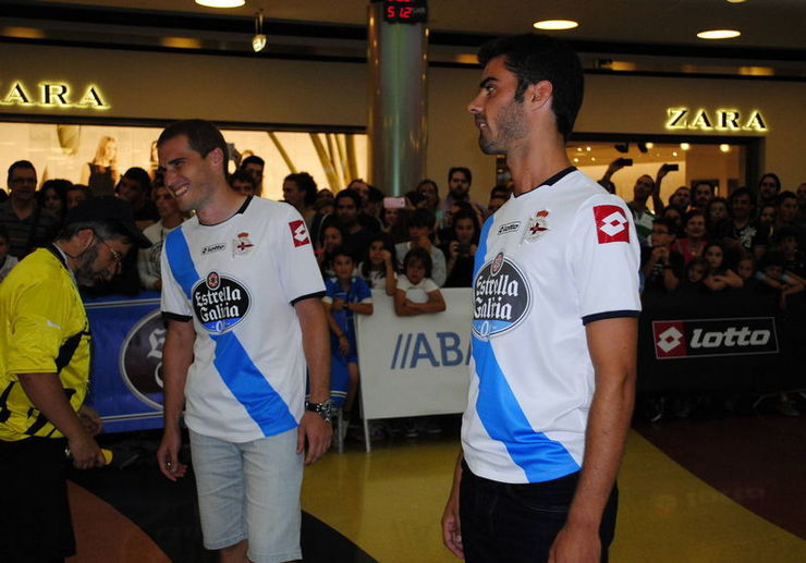 Álex Bergantiños e Juan Domínguez, coa camisola galega. 