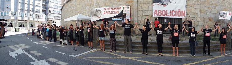 Cadea humana na praza de touros de Pontevedra en 2013 en contra das corridas