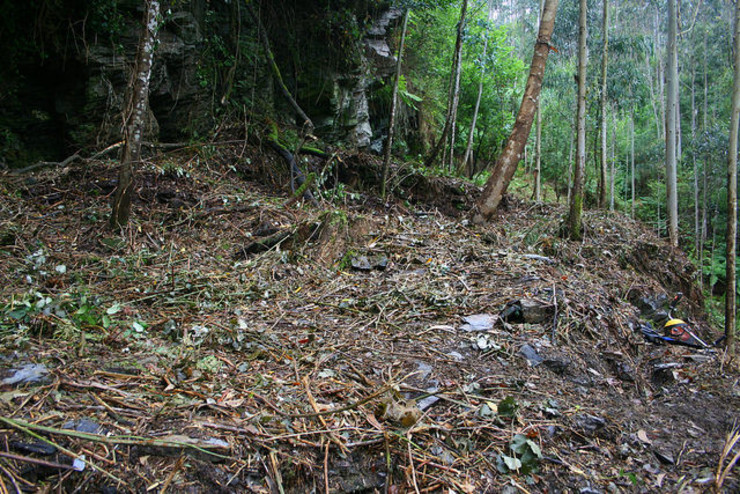 Restos da antiga hermida de Santo Estevo de Augas Santas, en Barreiros, localizadas logo da limpeza realizada polos veciños