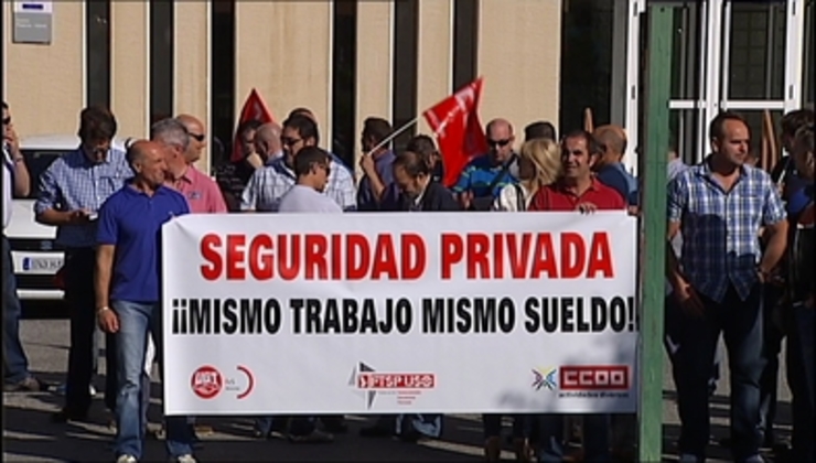 Traballadores de Alcor protestan en Asturias por despedimentos 