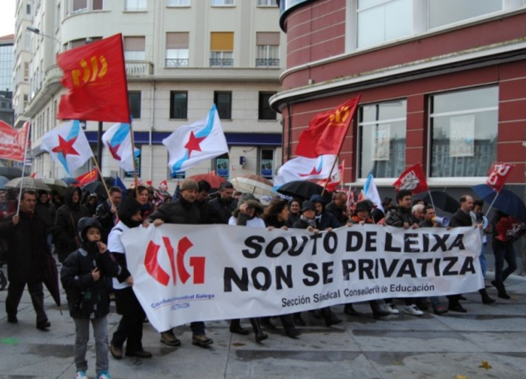 Manifestación contra a privatización do Souto de Leixa 