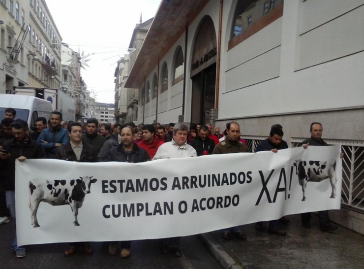 Manifestación dos gandeiros do leite en Lugo 