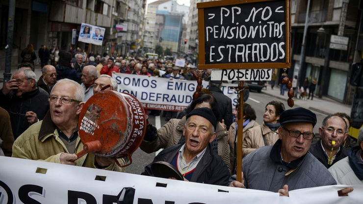 Pensionistas retornados protestan contra o Goberno do PP 