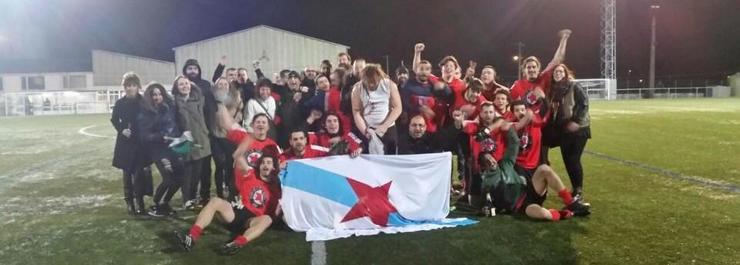 O Estrela Vermelha, celebrando o título de Liga. 
