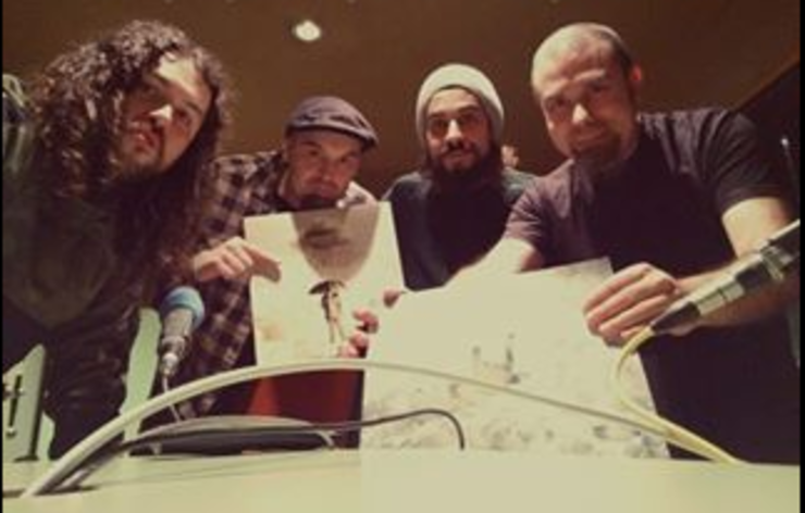 Os rapeiros Mou e Sokram no programa Planeta Furancho da Radio Galega Música, nunha imaxe do seu Facebook
