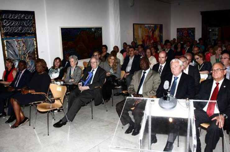 Embaixadores, políticos e empresarios asistentes á presentación do libro'Dous Homes Atopados no Tempo: Manuel Fraga e Fidel Castro'