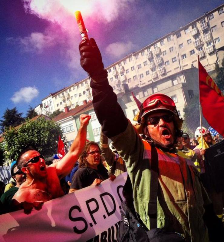 Manifestación de brigadistas de Medio Rural, en Compostela 