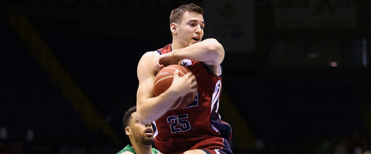 Rosco Allen, con 20 puntos, máximo anotador obradoirista en Sevilla. 
