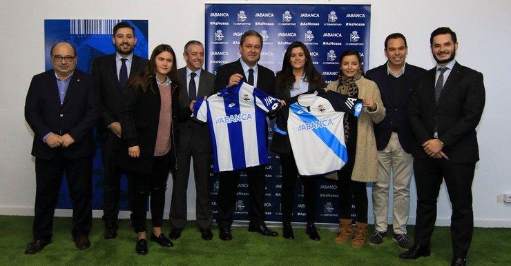 Acto de presentación do acordo e das novas camisolas. 