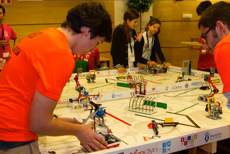 Participantes na First Lego League / UDC.