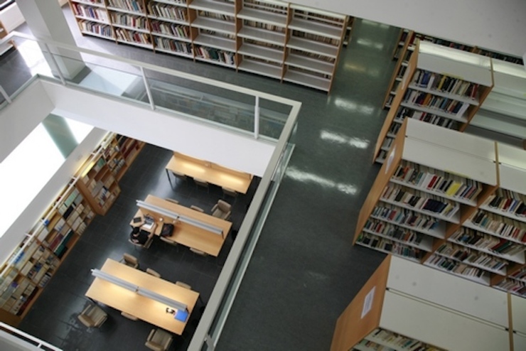 Biblioteca da Univesidade da Coruña / UDC.