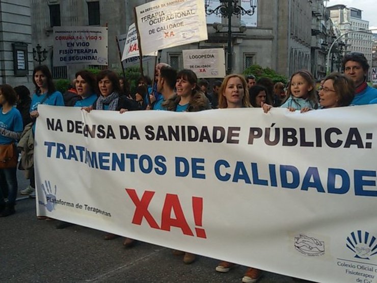 Manifestación en Vigo de profesionais da fisioterapia 