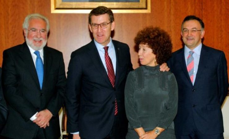 Miguel Santalices e Núñez Feijóo con Constantino Carreiras e Beatriz Rodríguez , integrantes do Consello de Contas 