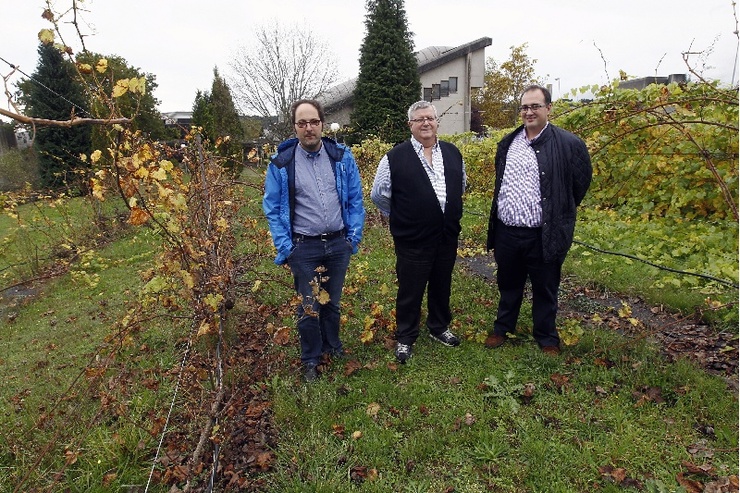 De esquerda a dereita, Javier J. Cancela, Benjamín J. Rey e Xesús Pablo González, na Escola Politécnica Superior de Lugo / X. Ponte.