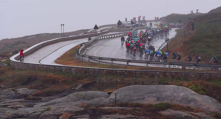 O Pelotón, trala súa saída en Viveiro con chuvia. 
