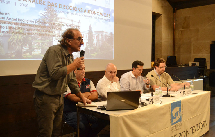 Coloquio promovido pola Vicerreitoría do Campus de Pontevedra e a Área de Ciencia Política e da Administración-Observatorio da Gobernanza G3 xunto co Ateneo / DUVI.