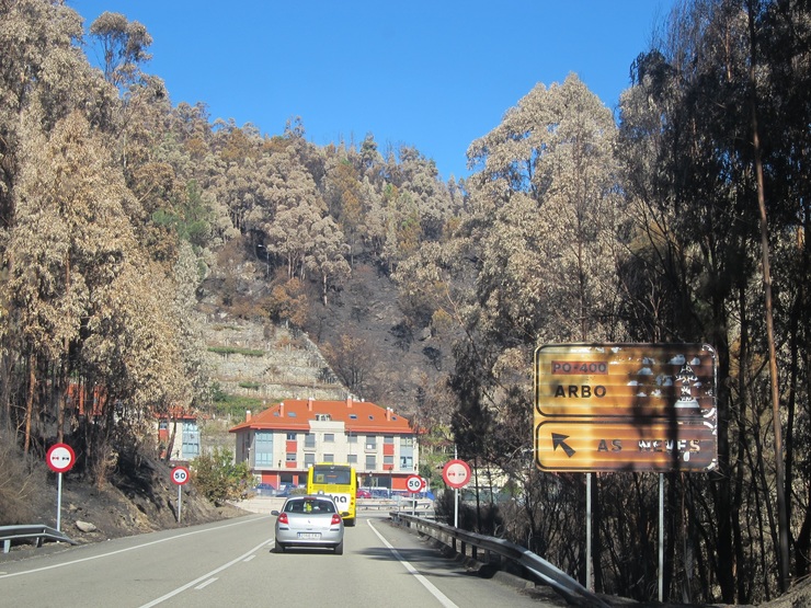 Municipio de As Neves afectado por los incendios en Galicia.