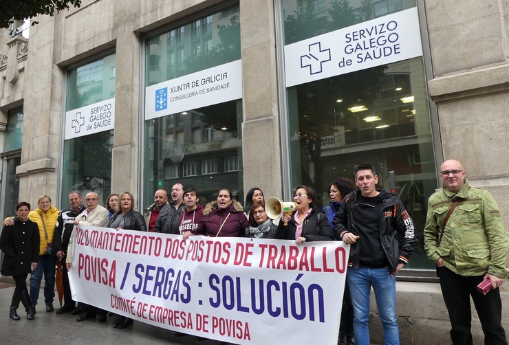 Traballadores de Povisa ocupan o Sergas durante dúas horas