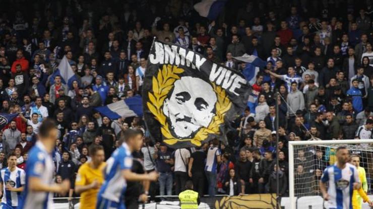 Pancarta dos 'Riazor Blues' en lembranza de Jimmy. 