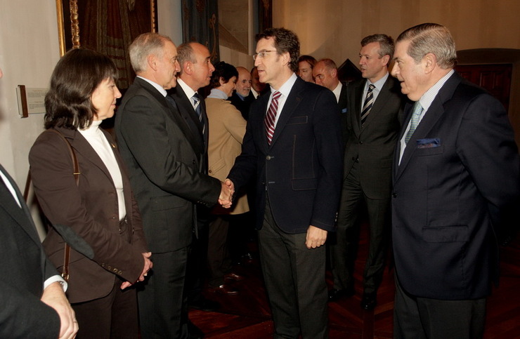 Alberto López, segundo pola esquerda, en presencia de Feijóo e Rueda