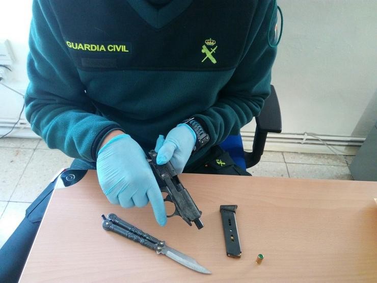 Detenidos dos vecinos de Bueu (Pontevedra) por supuestas amenazas con armas