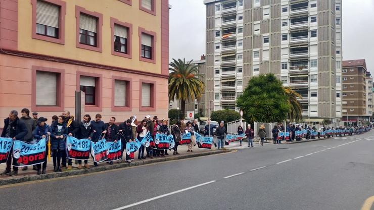 Cadea humana en Pontevedra contra a autorización ambiental a Elnosa / Europa Press