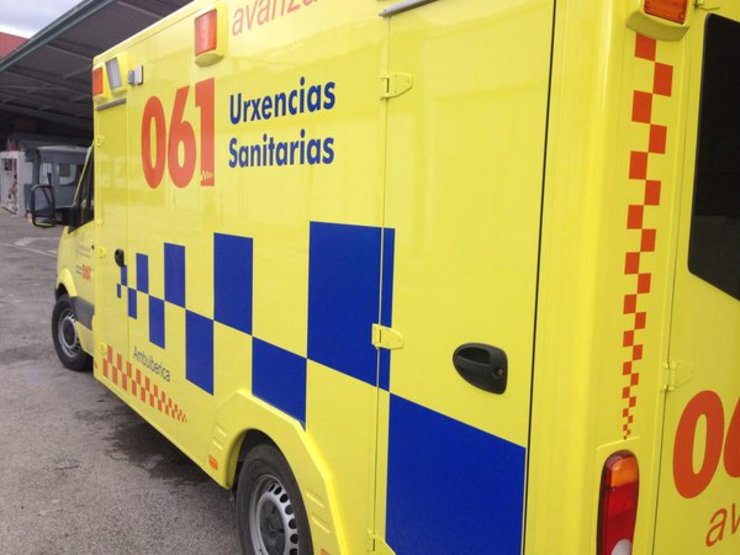 Ambulancia do 061 co nome de Ambuibérica nunha imaxe do twitter da propia empresa