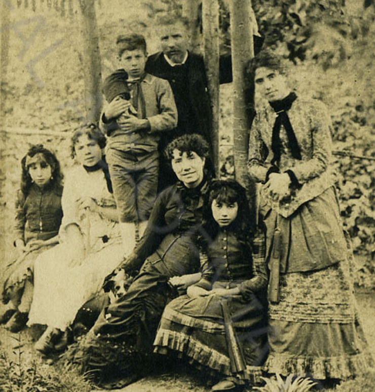 Retrato de Manuel Murguía e Rosalía de Castro cos seus fillos na casa da Matanza 