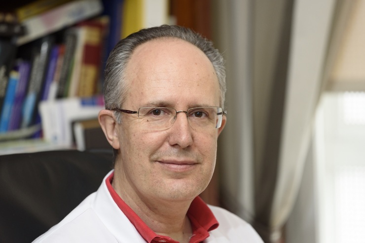 O doutor Pablo Vidal do Centro de Endocrinoloxía da Coruña. 