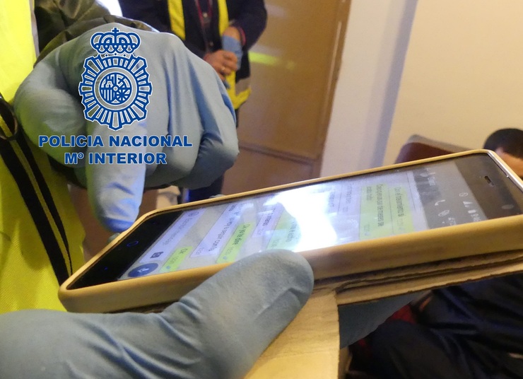 Operación internacional contra a pornografía infantil vía Whatsapp 