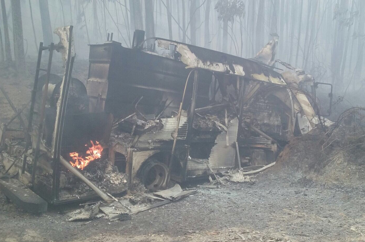 Camión do GES de Mugardos queimado nun incendio en Ferrol, sen danos persoais 