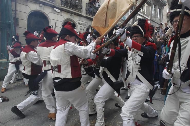 Recreación na Festa da Reconquista en Vigo, entre veciños e tropas napoléonicas / turismoriasbaixas.org