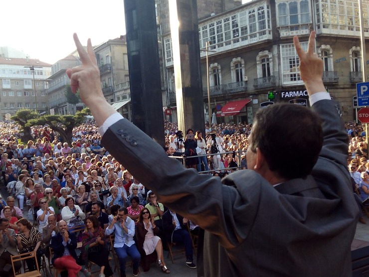 Abel Caballero nun concerto en Vigo para reclamar a chegada do AVE por Cerdedo / EP