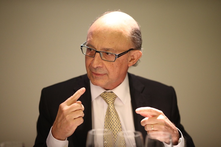 Cristóbal Montoro nun xantar-coloquio