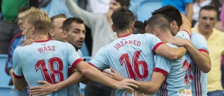 Ledicia dos xogadores celestes tras marcar o 1-0 ao Alavés. 