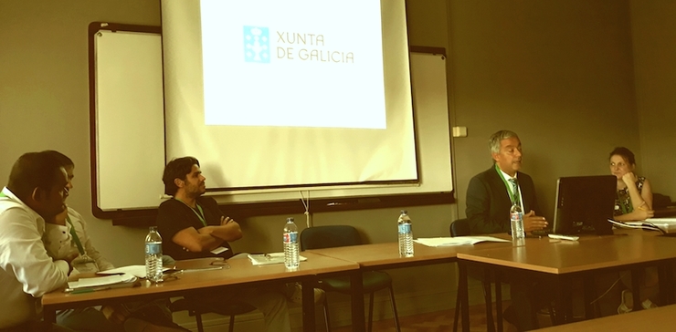 Ubaldo Cerqueiro, Xurxo Salgado e Valentín García nun Panel sobre neofalantes e medios en galego nun congreso internacional sobre Newspeakers en Combra, Portugal