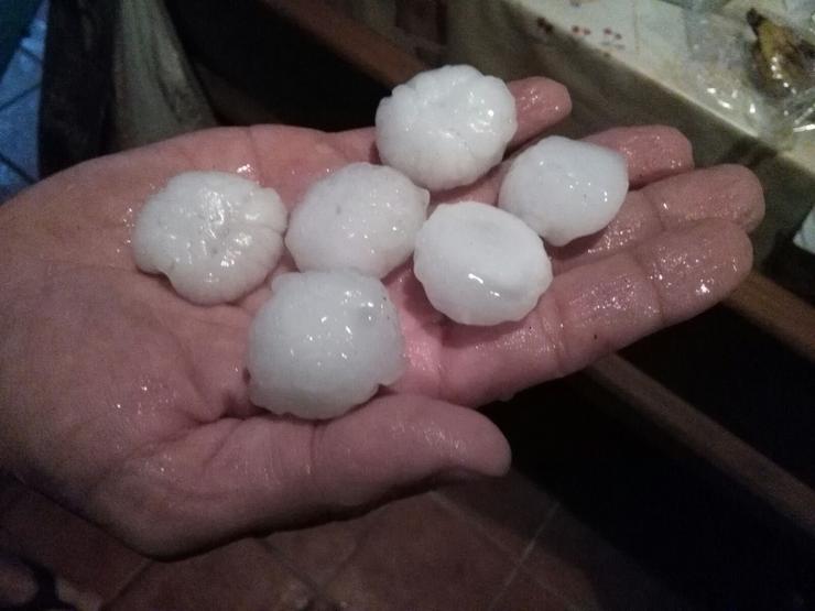 Tormenta de pedras en Boborás (Ourense)